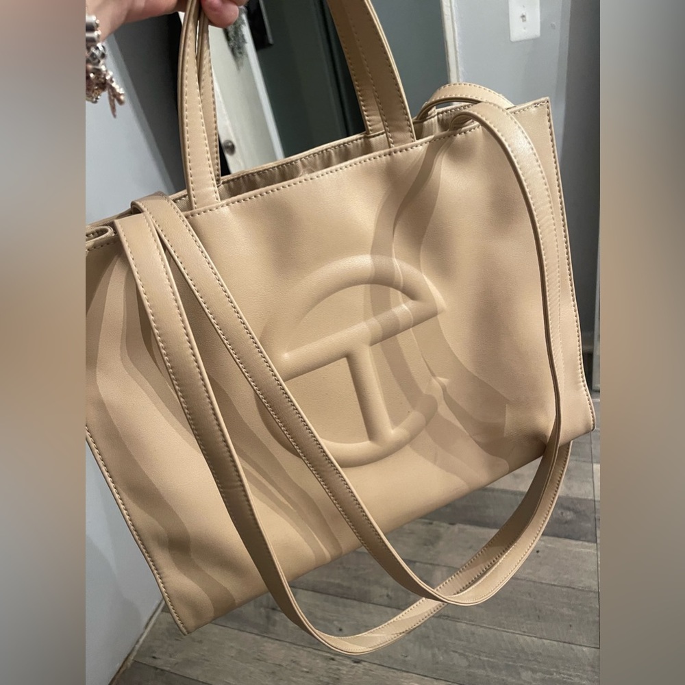 TELFAR BAG CREAM MEDIUM